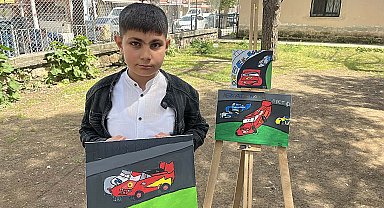 10 yaşındaki otizmli Hasan, ilk resim sergisini açtı