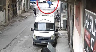 2 yaşındaki Muhammed, 2'nci kattan çöp konteynerine düştü; o anlar kamerada