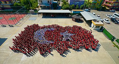 23 Nisan kutlamasında, '1300 yürek, tek harita'