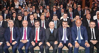 'Palandöken Ekonomi Forumu'nda konuşan Cevdet Yılmaz: Ulusal ve uluslararası ölçekte ekonominin en büyük düşmanı belirsizliktir