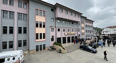 4'üncü kattan düşen liseli ağır yaralandı