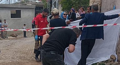 Acı ölüm; otomobiliyle geri manevra yaparken hamile eşinin ölümüne neden oldu