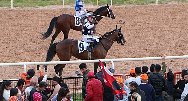 Adana'da Akdeniz Derbisi'nin kazananı 'Dapper Man' oldu