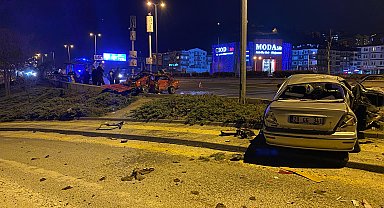 Ankara'da iki otomobil çarpıştı; 6 yaralı
