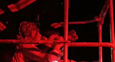 Apartmanın bodrum katındaki yangında mahsur kalanları itfaiye kurtardı: 3 kişi dumandan etkilendi