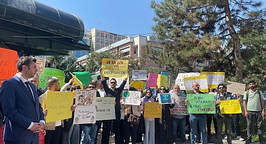 Atanamayan öğretmenlerden MEB önünde basın açıklaması