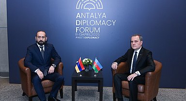 Azerbaycan ve Ermenistan Dışişleri Bakanları Antalya'da görüştü