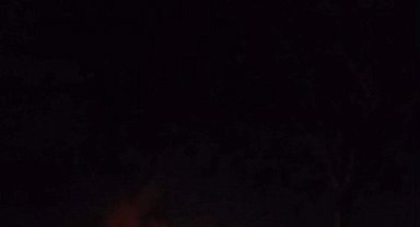 Badem bahçesinde saman ve araç lastiğiyle 'don' önlemi