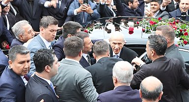 Bahçeli, Türkeş'in mezarını ziyaret etti