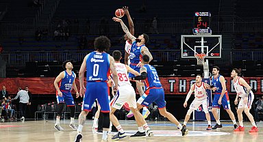 Bahçeşehir Koleji - Anadolu Efes: 82-85