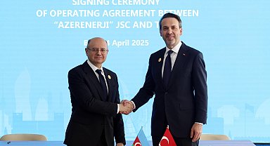 Bakan Bayraktar, Azerbaycan Enerji Bakanı Parviz Shahbazov ile bir araya geldi