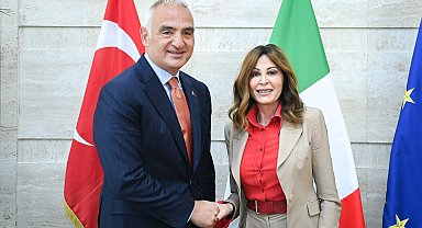 Bakan Ersoy, İtalya'da temaslarda bulundu