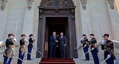 Bakan Fidan, Fransız mevkidaşı Barrot ile Paris'te bir araya geldi