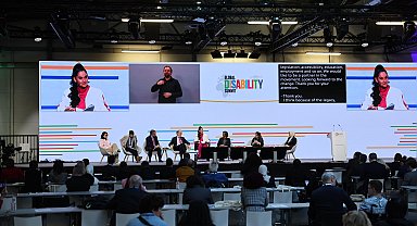 Bakan Göktaş, Berlin'de gurbetçilerle buluştu