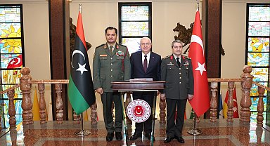 Bakan Güler, Libya Kara Kuvvetleri Komutanı'nı kabul etti