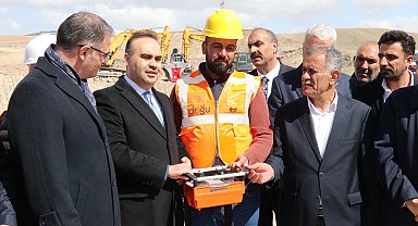 Bakan Kacır: Eser ve hizmet siyaseti, meyvelerini veriyor