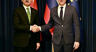 Bakan Uraloğlu, Slovenyalı mevkidaşı Bratušek ile görüştü