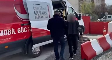 Bakan Yerlikaya: 120 göçmen kaçakçılığı organizatörü ve 519 düzensiz göçmen yakalandı