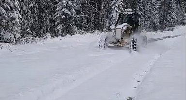 Bartın'ın iç kesimlerde kar etkili oluyor; 19 köy yolu ulaşıma kapandı