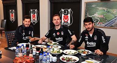 Başkan Serdal Adalı, futbol takımıyla buluştu
