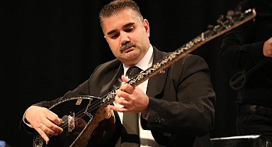 Başsavcı, 'Gel Sevelim' ve 'Yandı Bağrım' türküleri ile Neşet Ertaş'ı andı