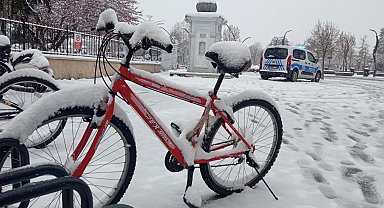 Bolu Dağı'nda kar yağışı