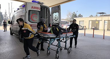 Cam takarken düşen işçi ağır yaralandı