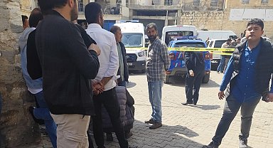 Cami tuvaletinde boğazı kesilmiş halde ölü bulundu