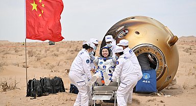 Çin'in uzay istasyonundaki 'Shenzhou-19' taykonot ekibi Dünya'ya döndü