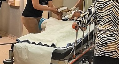 Çocuğun eline saplanan çivi hastanede çıkartıldı