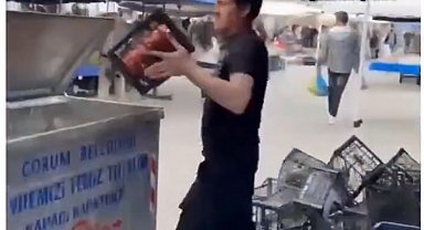 Çorum'da domatesleri çöpe döken pazarcıya milyonluk para cezası