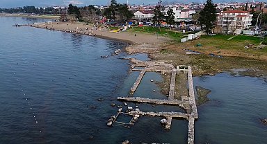 Dedesinden öğrenip ürettiği kemençeyle, İznik Gölü'ndeki çekilmeye ağıt yaktı
