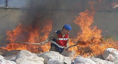 Diyarbakır'da son 2 yılda ele geçirilen 20 ton esrar imha edildi