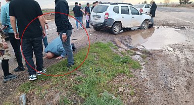 Düğün konvoyundaki kazada yara almadan kurtuldu, şükür namazı kıldı