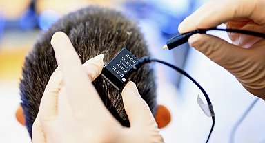 Düşünceyi konuşmaya çeviren cihaz geliştirildi