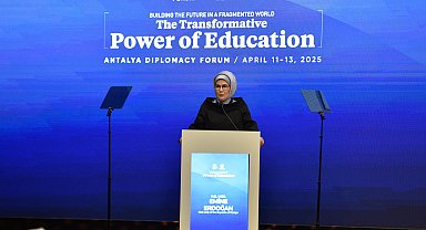 Emine Erdoğan: Çocukların uykularında bombalarla öldürüldüğü dünya, masumiyetini kaybetmiştir