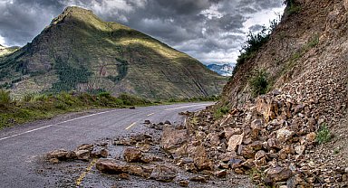 Endonezya'da heyelan: 10 ölü