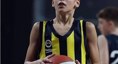 Fenerbahçeli küçük Jasikevicius Balıkesir'de parkede