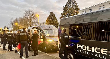 Fransa'da okulda bıçaklı saldırı: 1 ölü, 3 yaralı