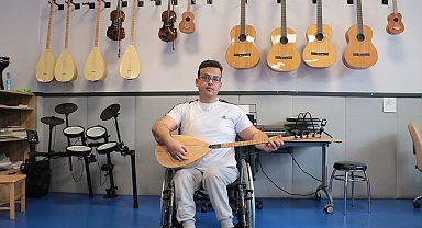 Gittiği kurslarla moral bulan omurilik felçli Sefa, EKPSS'de derece yaptı