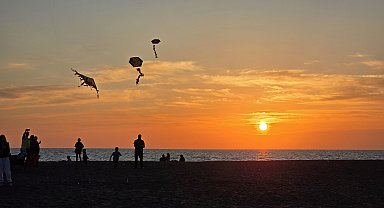 Hatay'da gün batımı kartpostallık görüntüler oluşturdu