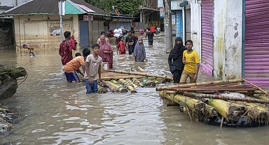 Hindistan ve Nepal'de şiddetli yağışlar sonucu 100'den fazla kişi hayatını kaybetti
