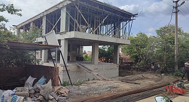 İnşaattan düşen işçi ağır yaralandı