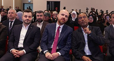 İstanbul - 'Rehberim Peygamberim Yarışması'nda dereceye giren öğrenciler ödüllerini aldı