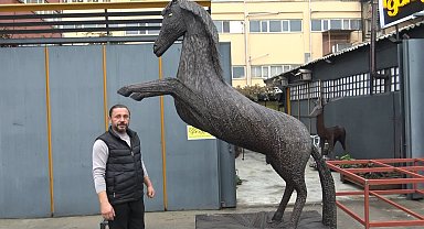 İstanbul- Avcılar'da demir ustası, atık malzemeleri esere dönüştürüyor