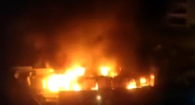 İstanbul - Avcılar'da okul inşaatı şantiyesinde işçi konteynerleri yandı