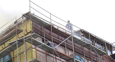 İstanbul - Bahçelievler'de iş merkezinin çatısında çıkan yangın söndürüldü