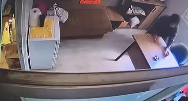 İstanbul - Bayrampaşa'da çayını alıp depremden kaçtı; Fatih'te depremde şoka girdi yerinden kalkamadı