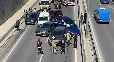 İstanbul - Beylikdüzü'nde alt geçitte 6 aracın karıştığı zincirleme kaza