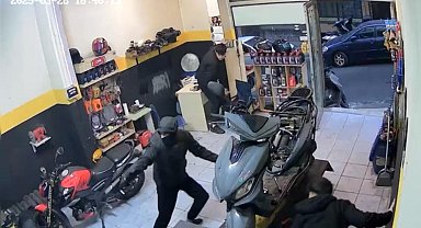 İstanbul - Beyoğlu'nda tamirhaneye kurşun yağdıran saldırgan yakalandı; o anlar kamerada